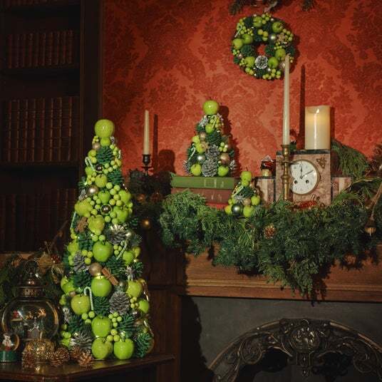 Afternoon Tea Christmas 2026 昨年即完売したクリスマスツリーが今年