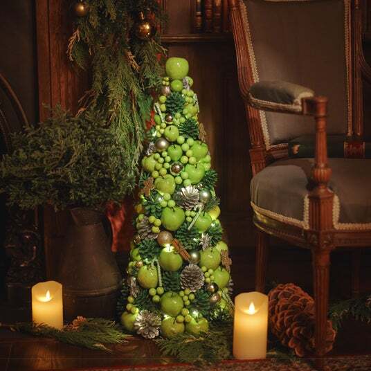 Afternoon Tea Christmas 2026 昨年即完売したクリスマスツリーが今年