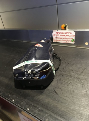 破損されたヴィオラ・ダ・ガンバ