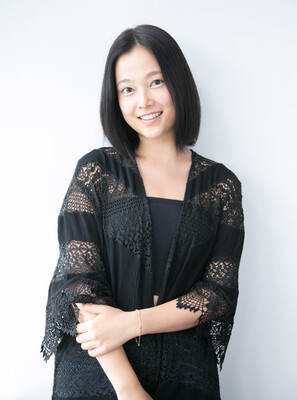 週刊プレイボーイ38号で水着グラビアに挑戦した草刈麻有さん