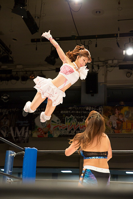 ＡＥＷ初代女子王者・里歩「今は私みたいなフツーっぽいコもプロレスやってるんです！ もっとたくさんの人にプロレスを伝えた | ニコニコニュース