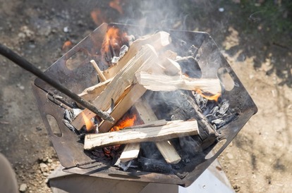 キャンプでの炭火の活用方法