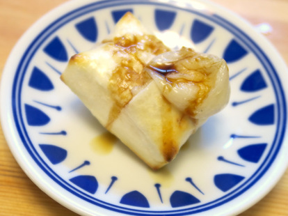 シンプルに醤油をかけるだけでもおいしかった。表面のパリッとした食感もたまらない!