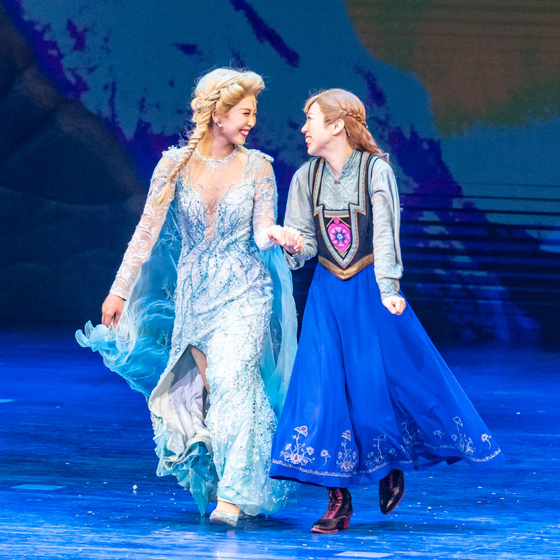 D23 Expo DEC TWDC Hugs アナ エルサ ディズニーピンバッジ 東京ディズニーシー #ディズニーシー #ファンタジースプリングス