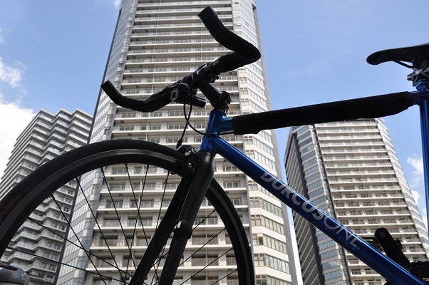 配達員がすでに自宅に到着しているが…