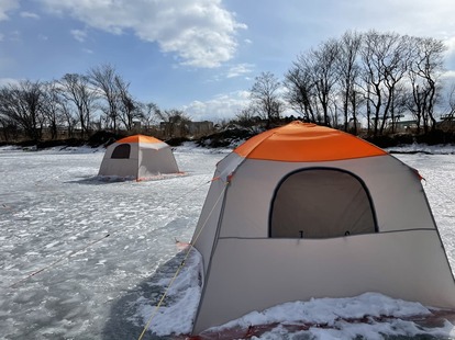 温度差が生じる秋冬のキャンプではテント内の結露に注意が必要