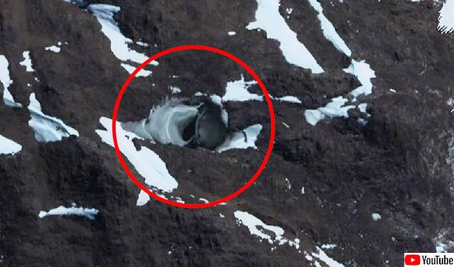 こ これは 南極に奇妙なドーム型の構造物と入り口がグーグルアースにとらえられていた ニコニコニュース
