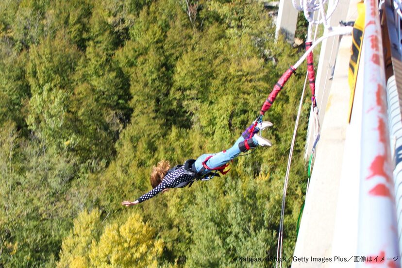 インストラクターのよけいなひと言が原因か バンジージャンプで女性が事故死 ニコニコニュース