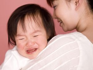 親の立場で考えてみよう 公共の場で子どもがギャン泣きしたら どう対応するのが正解 ニコニコニュース 親の立場で考えてみよう 公共の場で子どもがギャン泣きしたら どう対応するのが正解 ニコニコニュース