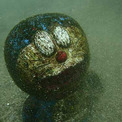 海中で発見された「日本社会に消されたドラえもん」が怖くて切ないと話題　「トラウマ級」「ブリキの迷宮だ……」