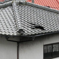 2001年以前の“瓦屋根”は要注意!? 「台風」がくる前に確認しておくべきポイントは？