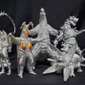 銀色に輝くリアルなウルトラ怪獣　アルミホイルで作ったファンアート