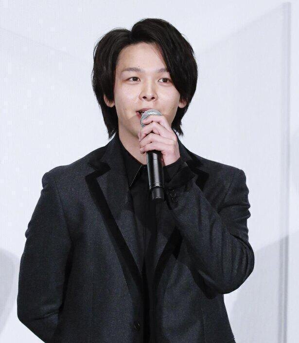 中村倫也 石子と羽男 出演犬 リーちゃんとボールで戯れる姿に はぁ 癒し かわいい反則 とファンほのぼの ニコニコニュース