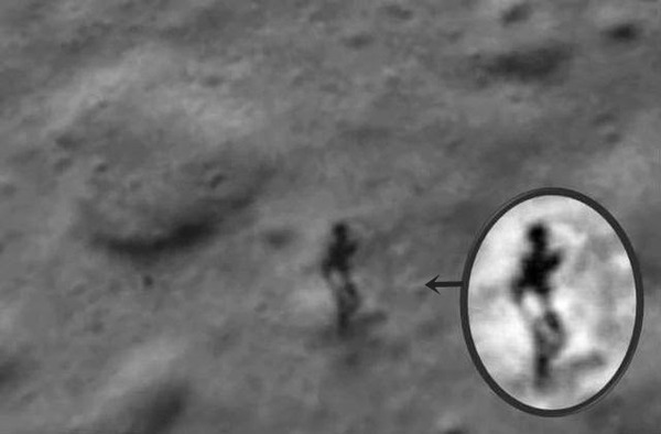 エヴァ発見か Googleアースの月面上に謎の人型兵器が歩き話題に ニコニコニュース エヴァ発見か Googleアースの月面上に謎の人型兵器が歩き話題に ニコニコニュース