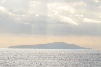 無人島に持って行きたくなる娯楽品教えて 望遠鏡 観察することが娯楽になりそうだから ニコニコニュース
