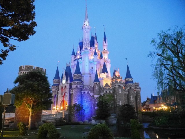 Tdr シンデレラ城を実物より大きく見せるディズニーの魔法 強化遠近法 ニコニコニュース