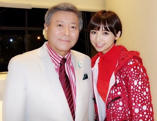 顔の大きさが違いすぎる 篠田麻里子と小倉智昭のツーショットが話題 ニコニコニュース