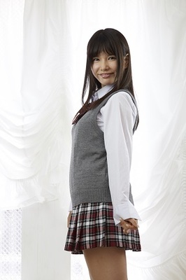 もう10年以上前か 女子校生のときに流行っていた制服の着方 パーカーのフード出し スカートはウエストで何度も折る ニコニコニュース