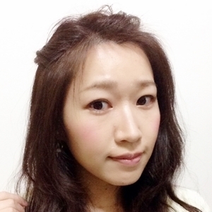 かわいすぎ 深キョン がcmでやってるツイスト前髪の作りかた ニコニコニュース かわいすぎ 深キョン がcmでやってるツイスト前髪の作りかた ニコニコニュース