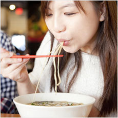音を立てずにラーメンを食べる人 どう思う ニコニコニュース 音を立てずにラーメンを食べる人 どう思う ニコニコニュース