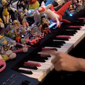 人差し指だけで『千本桜』を演奏してみた！ ピアニスト「まらしぃ」が目にもとまらぬ天才的スゴ技を披露(New!!)