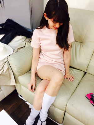 Akb48峯岸みなみが晒した小嶋陽菜のエロすぎるナースっぽい私服姿が話題に ニコニコニュース Akb48峯岸みなみが晒した小嶋陽菜のエロすぎるナースっぽい私服姿が話題に ニコニコニュース