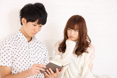ちょっと前までラブラブだったのにぃ 彼が冷めるきっかけ 4つ ニコニコニュース ちょっと前までラブラブだったのにぃ 彼が冷めるきっかけ 4つ ニコニコニュース
