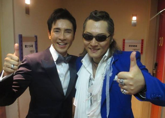 水曜歌謡祭 で石井竜也がホストクラブ級の 合いの手 を炸裂 面白すぎると話題に ニコニコニュース 水曜歌謡祭 で石井竜也がホストクラブ級の 合いの手 を炸裂 面白すぎると話題に ニコニコニュース