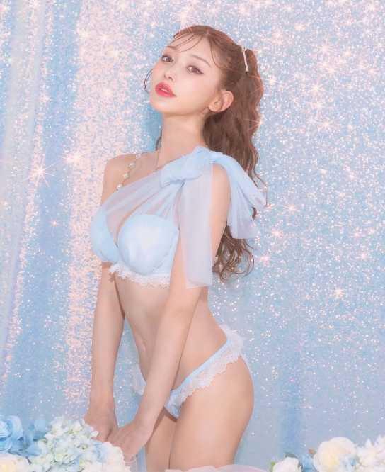 下着！？水着！？明日花キララ、こだわりがたくさん詰まったビキニを