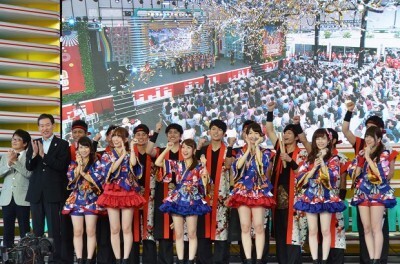 お台場夢大陸にakb登場 ファンの前で新曲初披露 ニコニコニュース