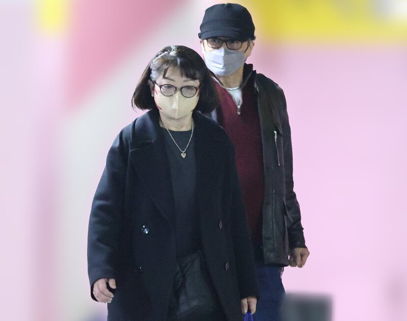 レア　山口百恵・三浦友和さん　引き出物 山口百恵さん 三浦友和との百貨店デートを目撃！73歳の誕生日に贈った