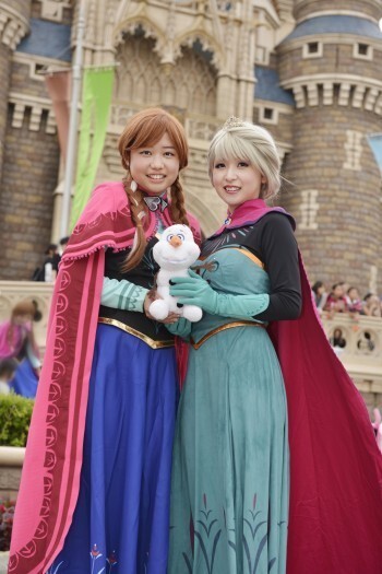 ディズニー仮装 ルール違反でパークに入れない フル仮装 するなら絶対に押さえておくべき4カ条 ニコニコニュース ディズニー仮装 ルール違反でパークに入れない フル仮装 するなら絶対に押さえておくべき4カ条 ニコニコニュース