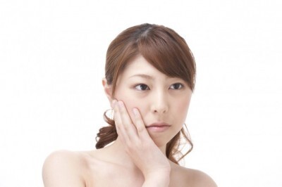 目尻のシワに ほうれい線 女性の シワ は何歳からできるもの ニコニコニュース