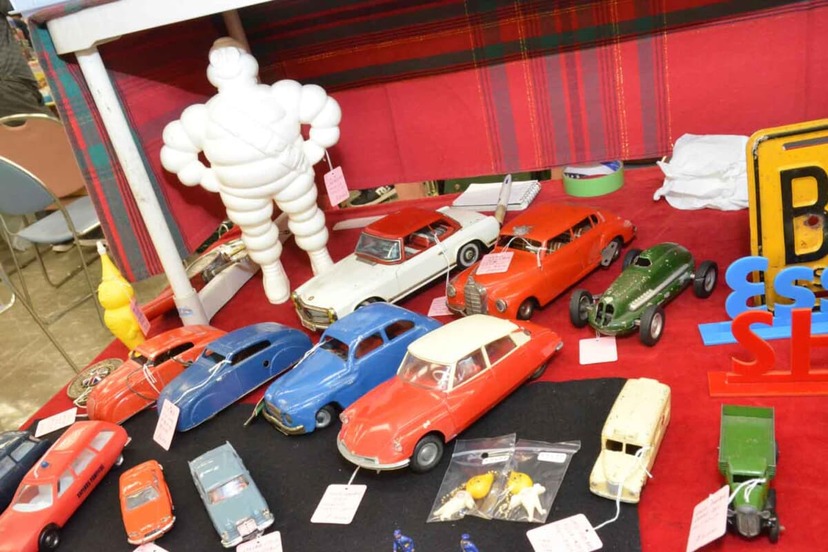 入手困難‼️昭和レトロ ミニカー 大量 まとめ売り！ 日本最古のアンティークトーイ・イベントはミニカーや昭和グッズ