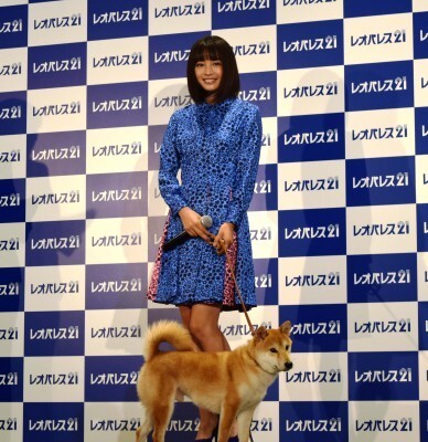 夢中で頑張る 花のjk 広瀬すずに平泉成もデレデレ ニコニコニュース 夢中で頑張る 花のjk 広瀬すずに平泉成もデレデレ ニコニコニュース