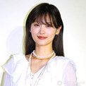 山下美月、たっぷりフリルの純白ワンピースから美脚チラリ　春のつけたい香水は「温かみもありつつ爽やかで軽やか」(New!!)