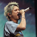 ワンオクTaka、誕生日に大物芸能人集結 駅での集合ショットに「豪華すぎる」「AIみたい」と反響続々(New!!)