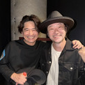 『金八先生』で共演、大物俳優2人が人気バンドライブでバッタリ(New!!)