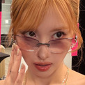 「直してあげてよ」TWICE・モモ　“だらしない”ドレスが物議…宮沢りえも巻き込まれた“勘違い”されるデザイン(New!!)