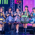 「前橋ウィッチーズ」3rdアルバム引っ提げZeppに帰還、会場が“心のお花”満開のお庭に(New!!)