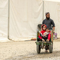 難民の10人に7人が長期的な避難、UNHCRトップが解決策への取り組み強化を呼び掛け(3コメント)