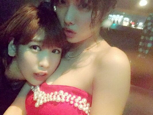 グラドル 今野杏南と夏目花実のほろよいショットがセクシー イベントでの真っ赤なドレス姿に 杏南ちゃん 色っぽい 写真 ニコニコニュース