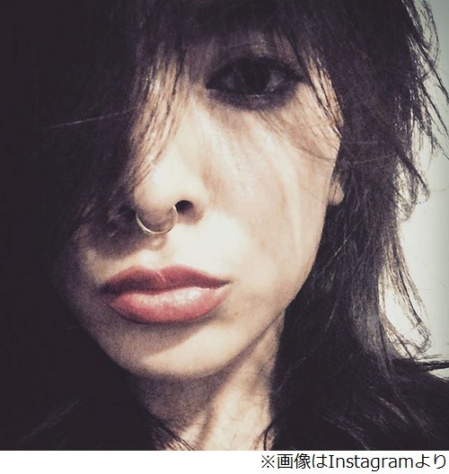 秋元才加が 鼻ピアス 姿公開 鼻はやめようよ ファンも困惑 ニコニコニュース