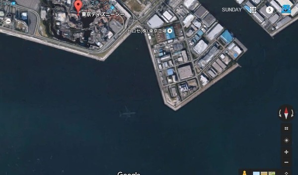 こマ Googlemapでディズニーランド近くに 沈んだana の飛行機が発見 新アトラクション ニコニコニュース