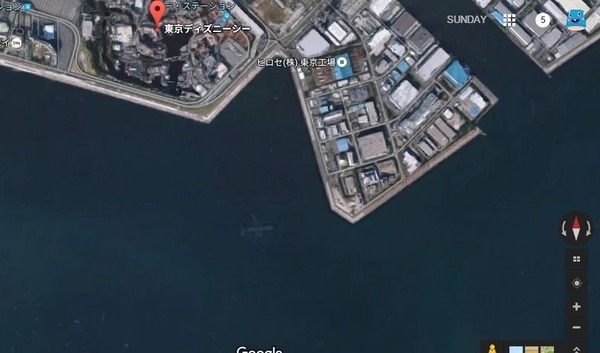 こマ Googlemapでディズニーランド近くに 沈んだana の飛行機が発見 新アトラクション ニコニコニュース こマ Googlemapでディズニーランド近くに 沈んだana の飛行機が発見 新アトラクション ニコニコニュース