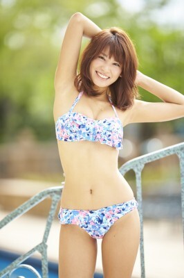 久松郁実 不思議な感じ 植物園で黒ビキニ ニコニコニュース 久松郁実 不思議な感じ 植物園で黒ビキニ ニコニコニュース