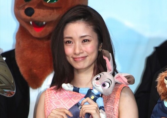 上戸彩 ディズニー最新作ヒロイン役に喜び 第一子に 自慢できる ニコニコニュース