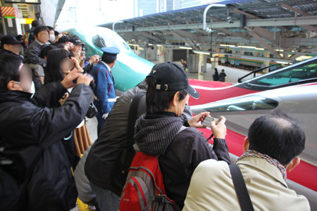 批判殺到 でも撮り鉄たちの 悪行 がなくならないワケ やってることは昔から変わらないけど ネットのせいで ニコニコニュース