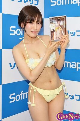 朝比奈祐未 男性もののyシャツをはおっているシーンはおススメ ドキドキさせます ニコニコニュース