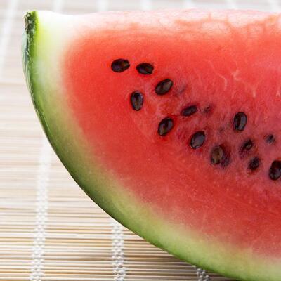 スイカの種を食べると盲腸になる って本当 医師を直撃 ニコニコニュース スイカの種を食べると盲腸になる って本当 医師を直撃 ニコニコニュース